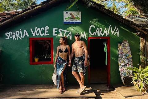 José Loreto e Fernanda Marques em Caraíva, na Bahia 