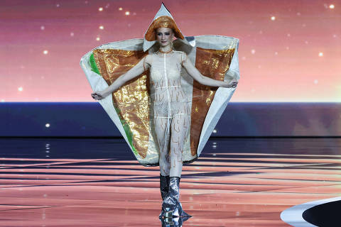 Leonora Lysglimt-Rodland of Norway takes part in the National Costume show during the 74th Miss Universe pageant in Bangkok, Thailand, November 19, 2025. REUTERS/Athit Perawongmetha ORG XMIT: LIVE